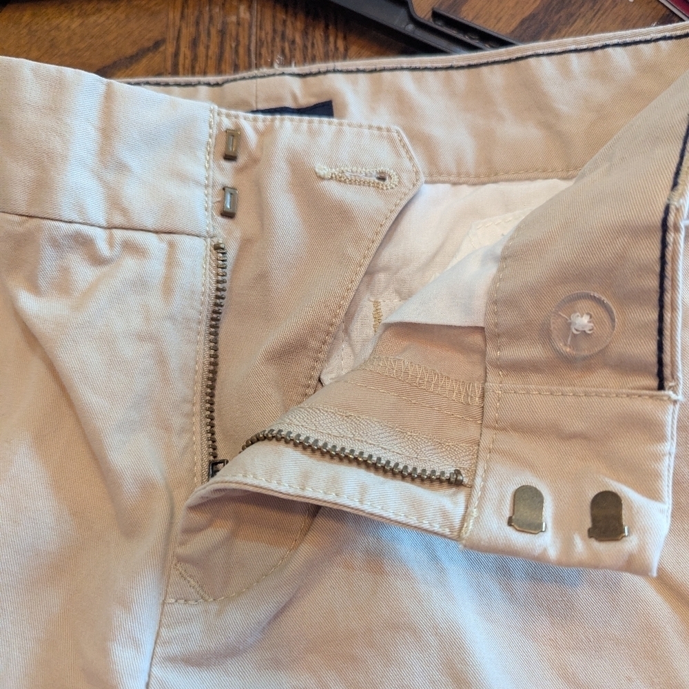 Tommy Hilfiger Beige Women's Shorts - Picture 2 of 5